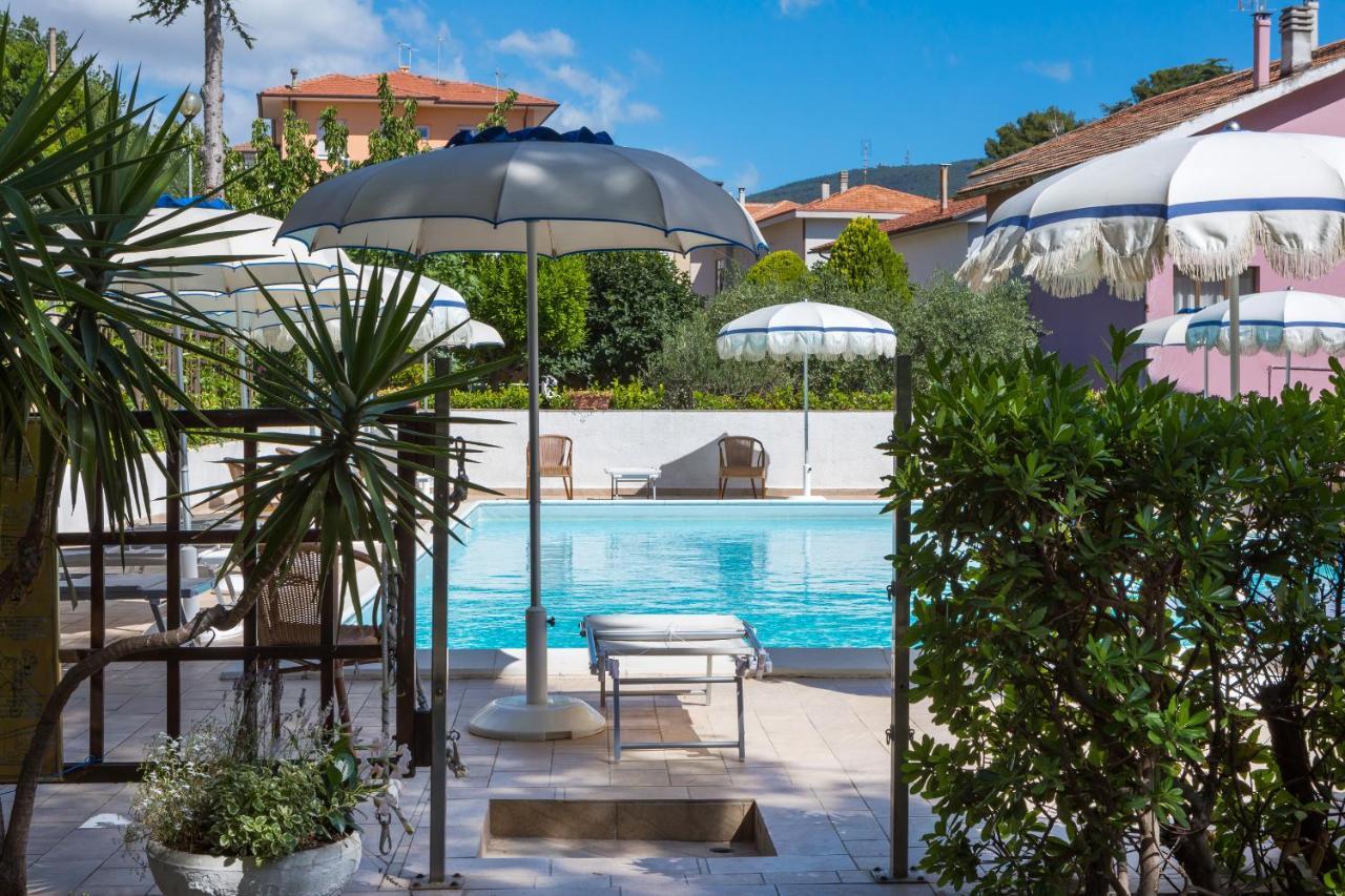 Mure Hotel Нумана Екстериор снимка