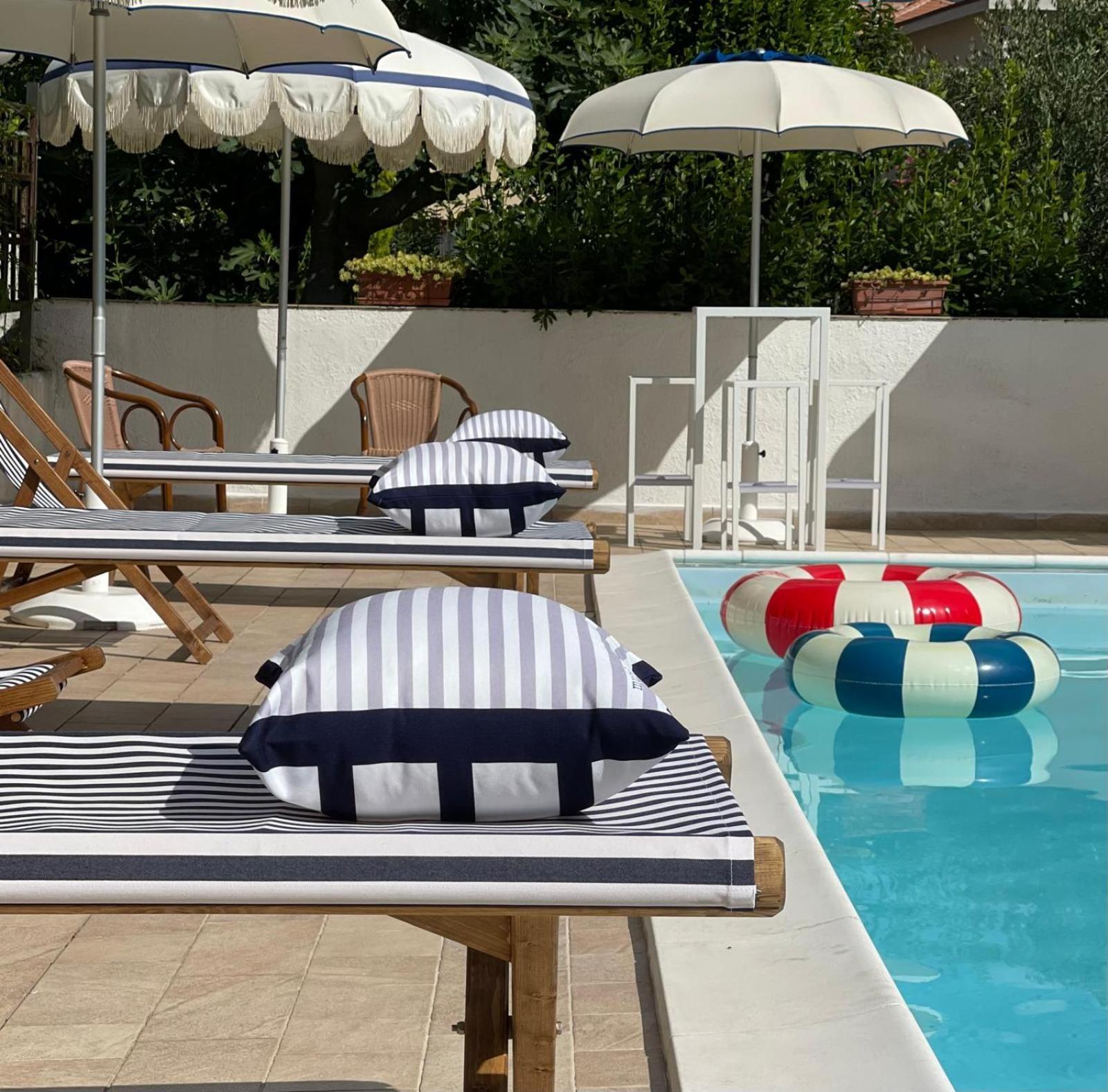 Mure Hotel Нумана Екстериор снимка