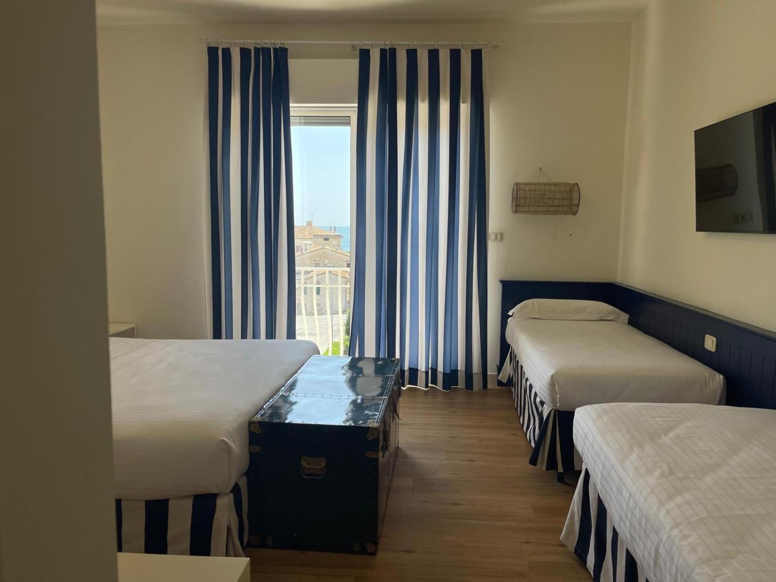 Mure Hotel Нумана Екстериор снимка