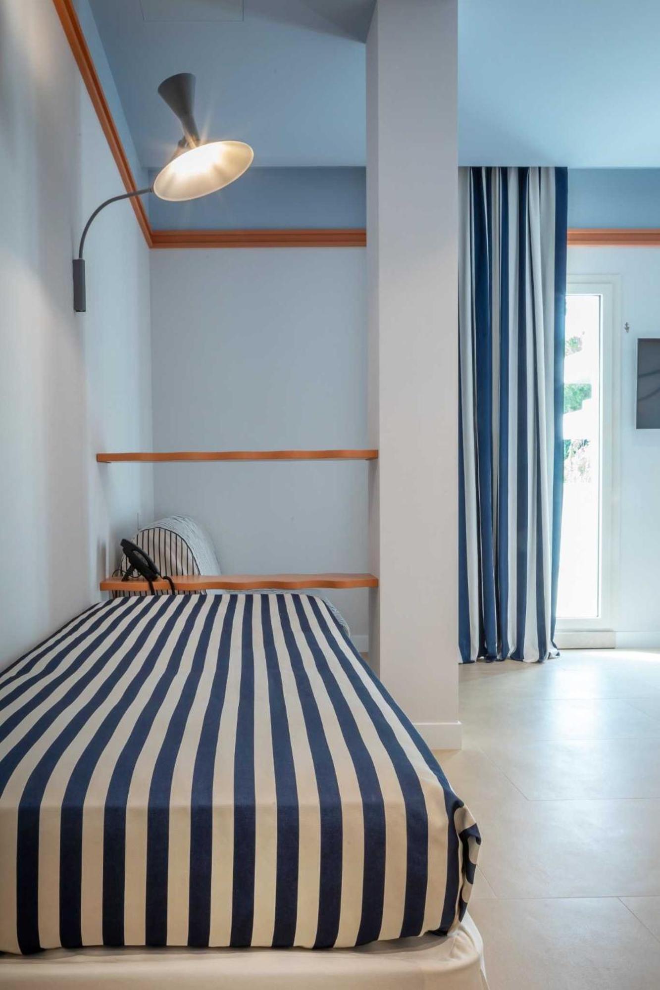 Mure Hotel Нумана Екстериор снимка